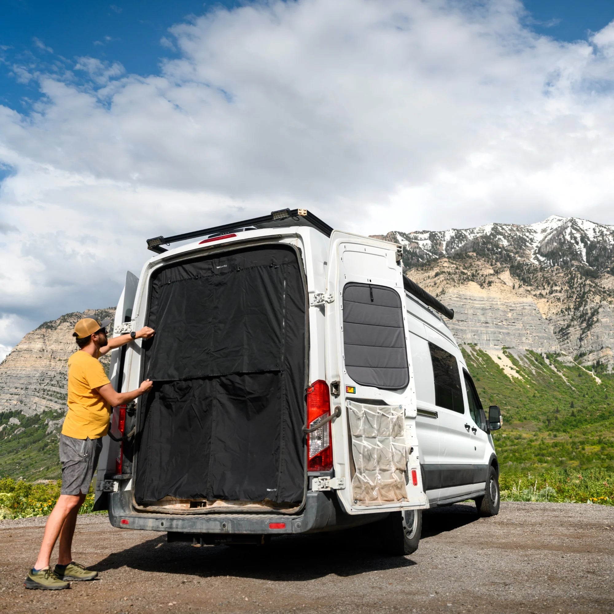 FordTransitBugScreen-RearDoor-life
