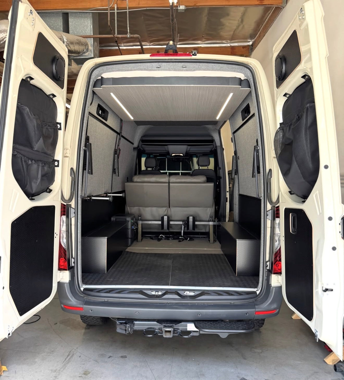 Ausziehbares Hubbett im Wohnmobil 