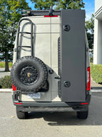 Skiaufbewahrungsbox aus Aluminium + Gepäckträger aus Aluminium für die hintere Beifahrertür des Sprinter
