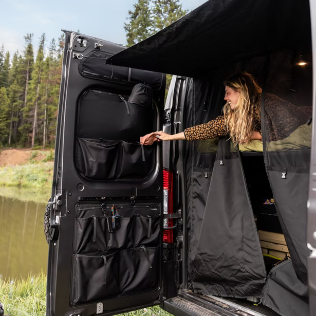 VanEssential Ram Promaster Mittlere hintere Türablagepaneele (Paar)