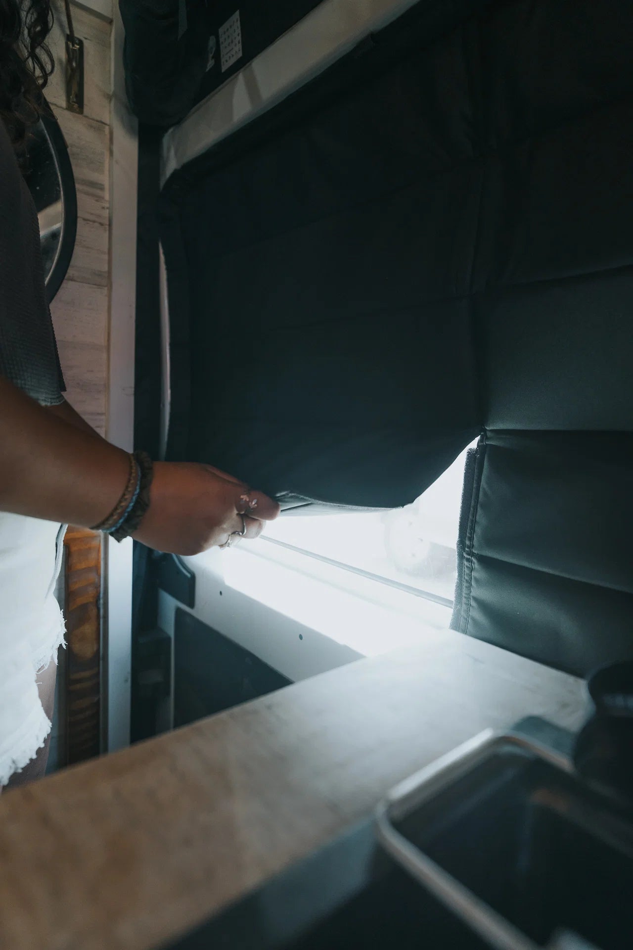 RamPromasterStealthSlidingDoorWindowCover-split