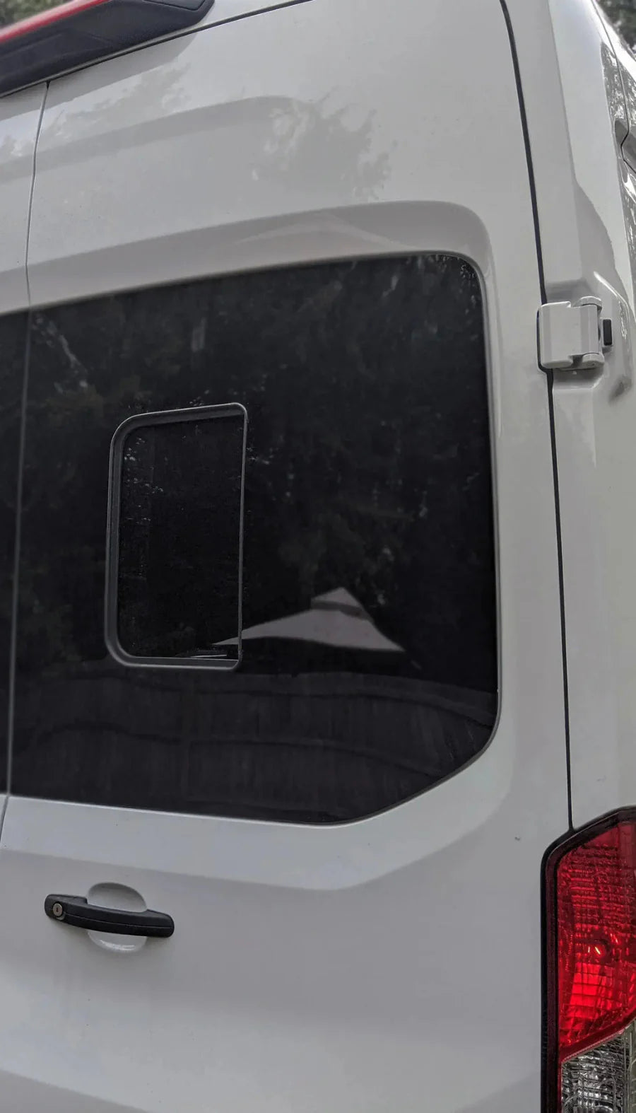 VWD FORD TRANSIT VAN SLIDER WINDOW MEDIUM / HIGH ROOF 2015+ PASSENGER SIDE REAR CARGO DOOR (TR215-SE)