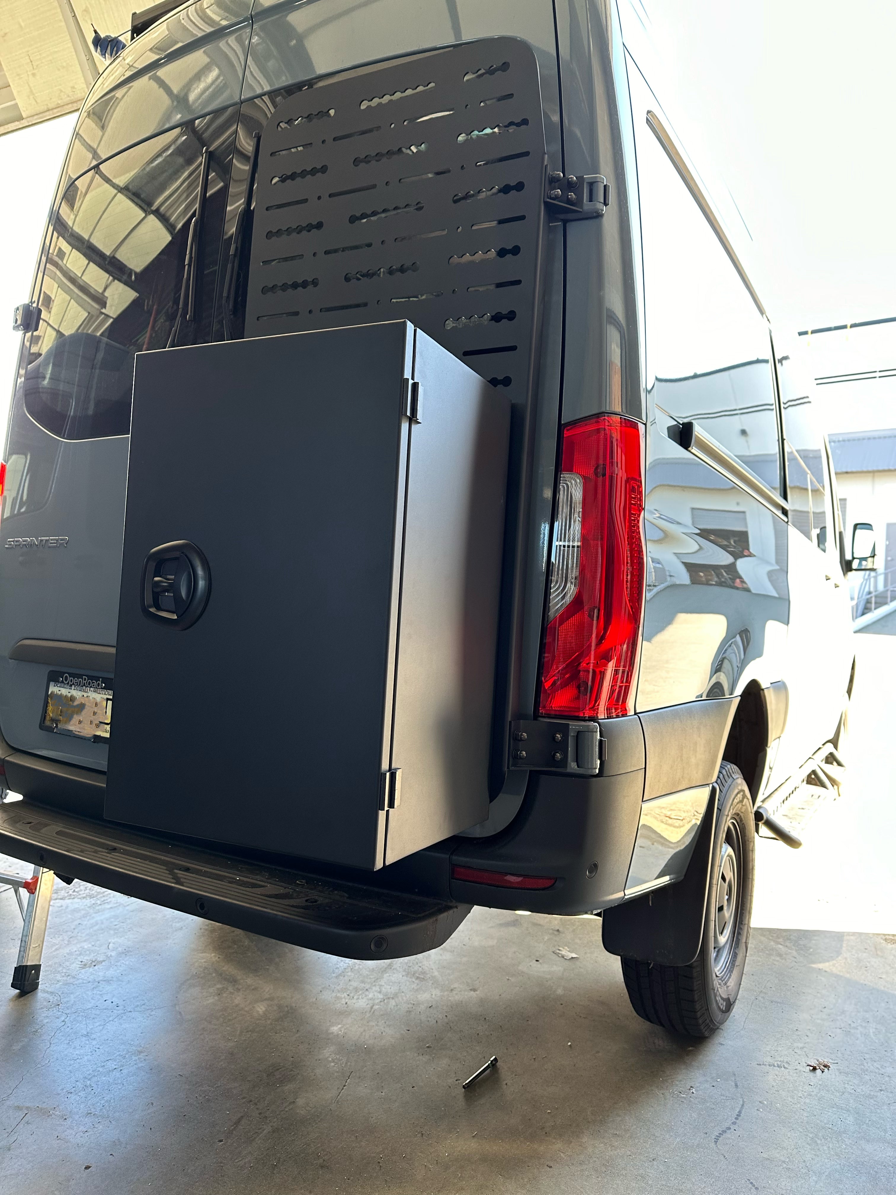 Venti aluminum storage box side view