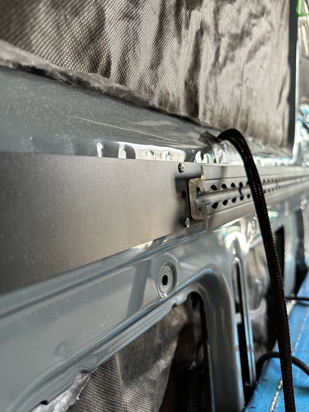 Ford Transit 148 EXT HR Silver L-Track | Tec Vanlife