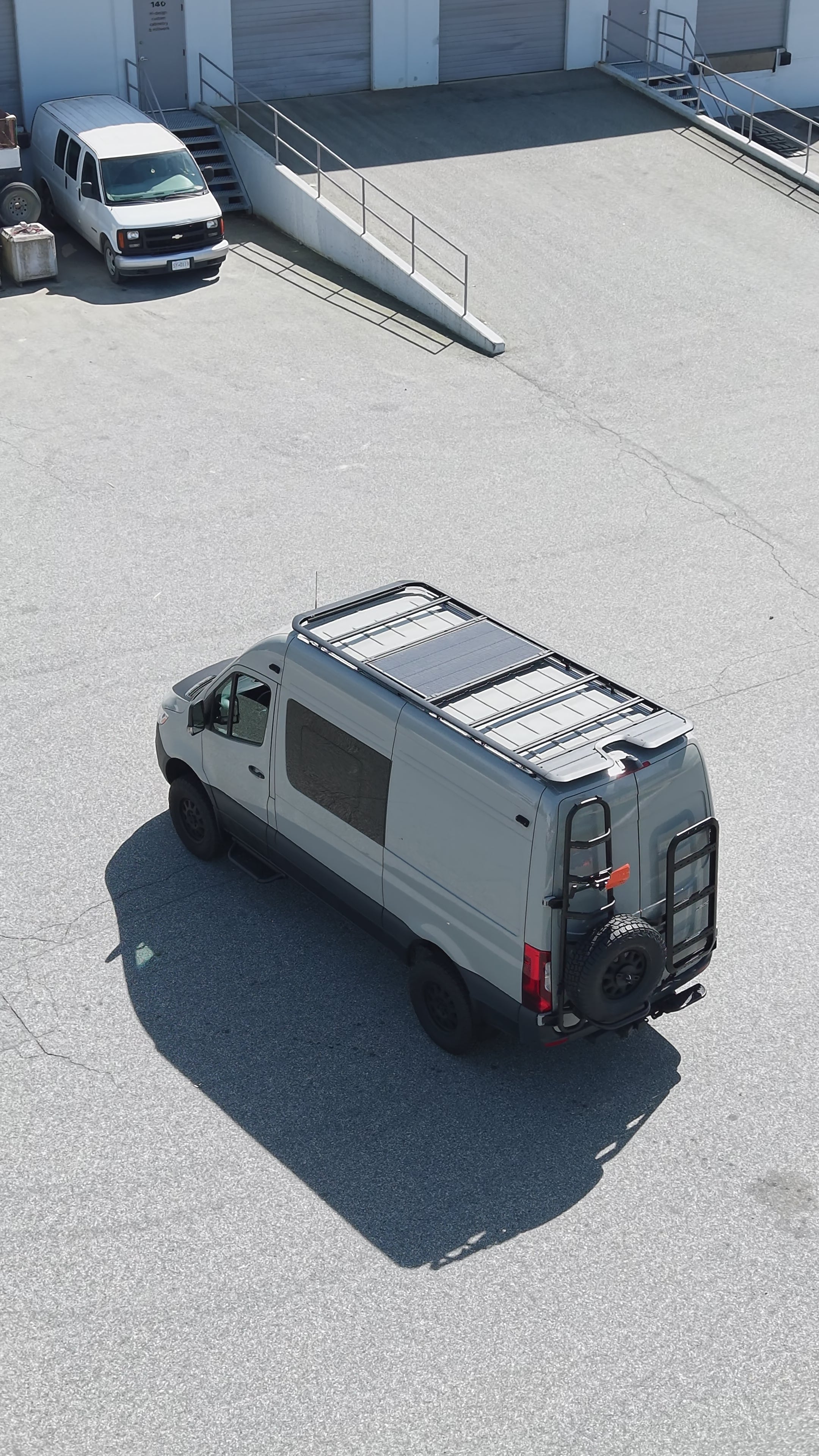 Roamlabx EDGE Dachträger – Flacher Dachträger für Sprinter 