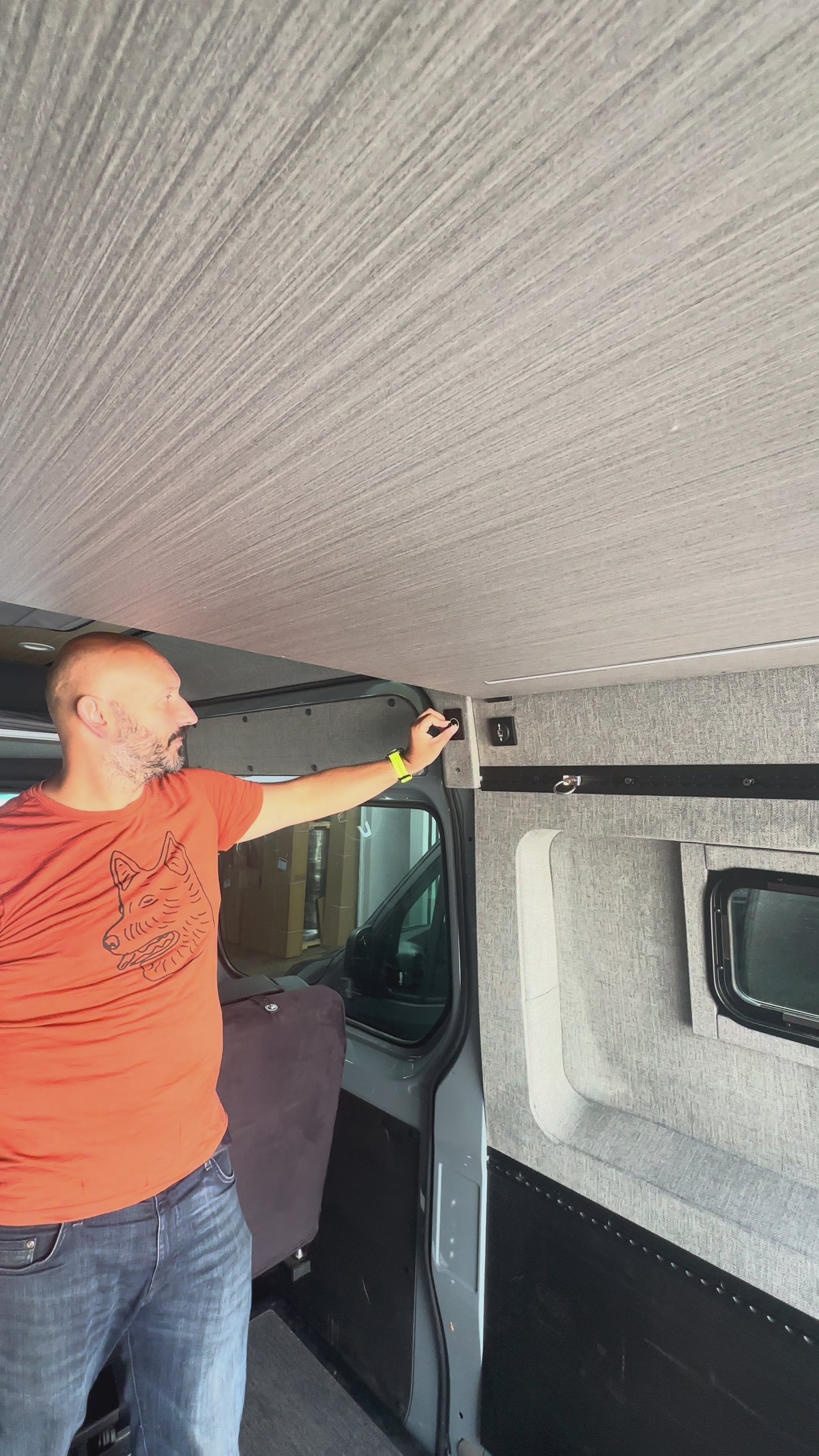 Camper Van Expandable Elevator Bed